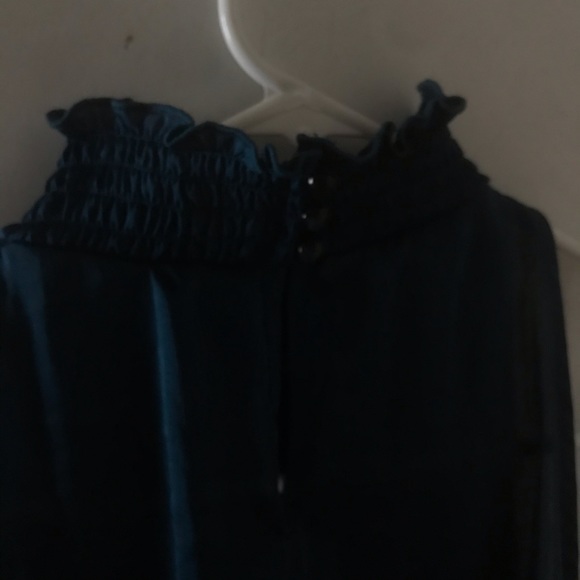 Blue silky halter top with collar - Picture 5 of 5